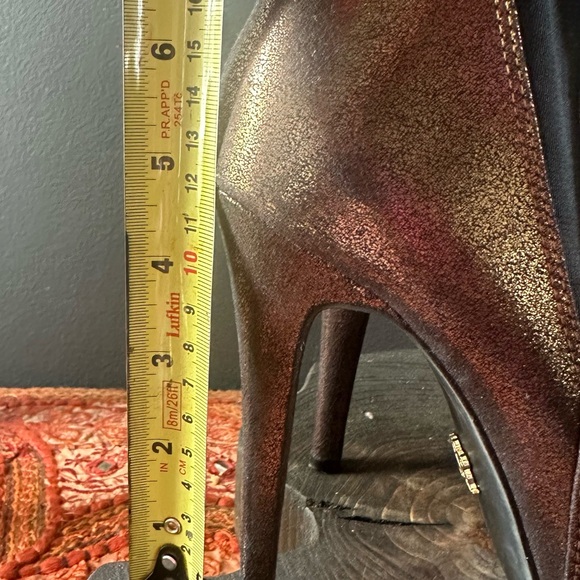 Rock and republic booties metallic like new - Picture 4 of 8